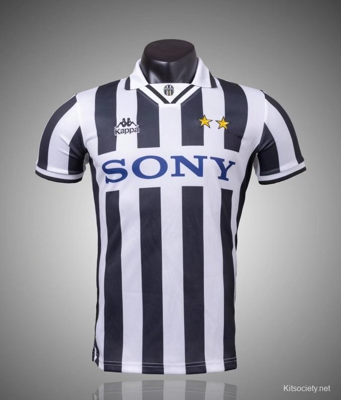 Juventus Retro Jersey Away 2015/16